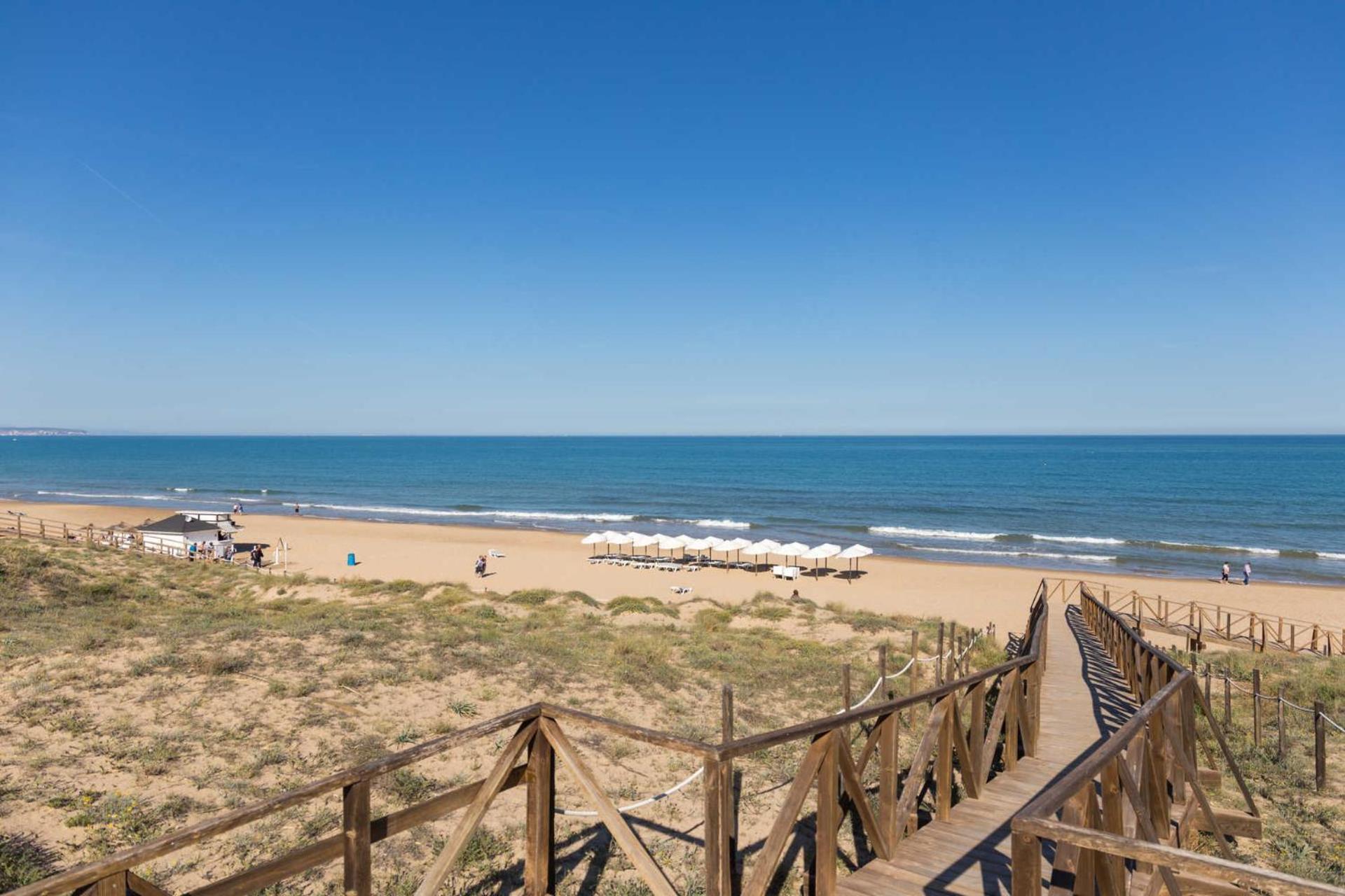 Spacious Villa With Private Pool And Beach Views El Moncayo Bagian luar foto